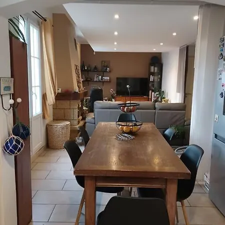 Duplex Avec Terrasse Proche Paris Apartman *